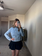 Load image into Gallery viewer, Scallop Edge Denim Jacket
